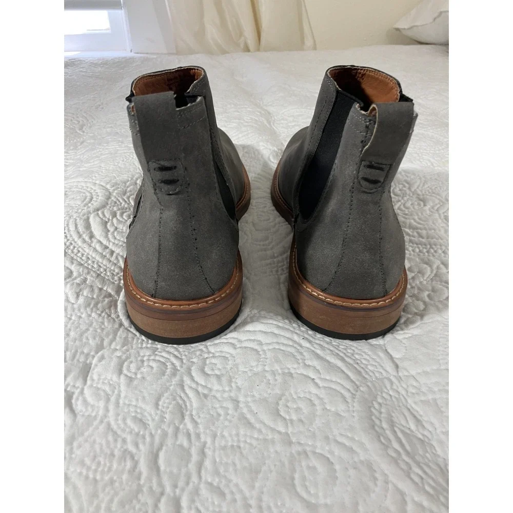 Steve Madden step up